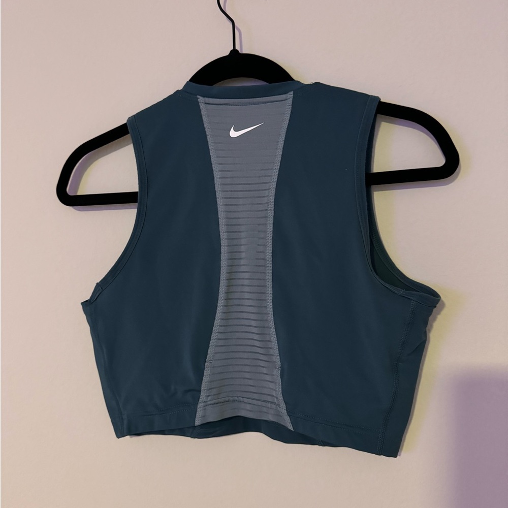 Women’s Nike crop✨💗